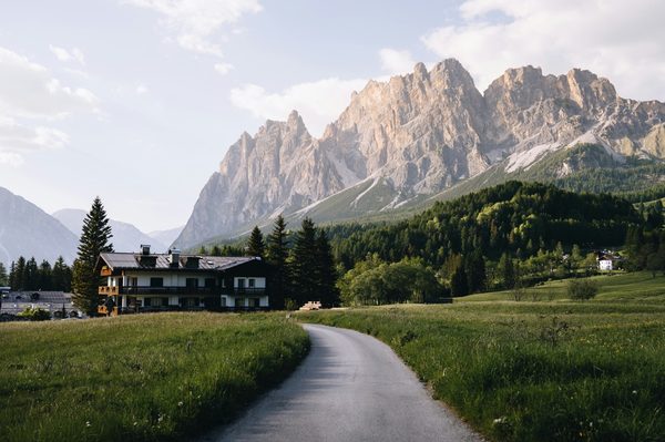 Alpenchalet unter den Gipfeln